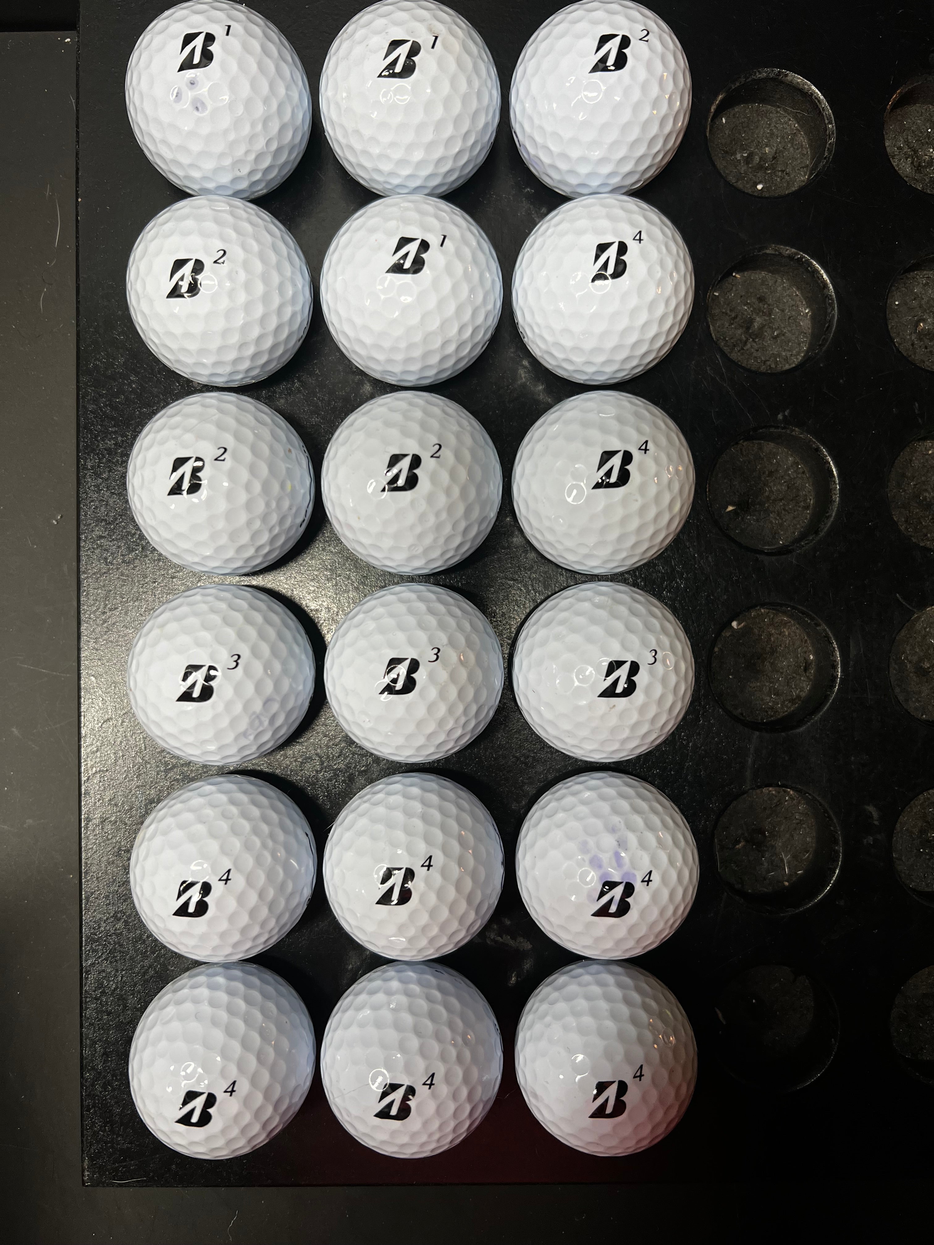 18 BRIDGESTONE E6   A Grade white golf balls