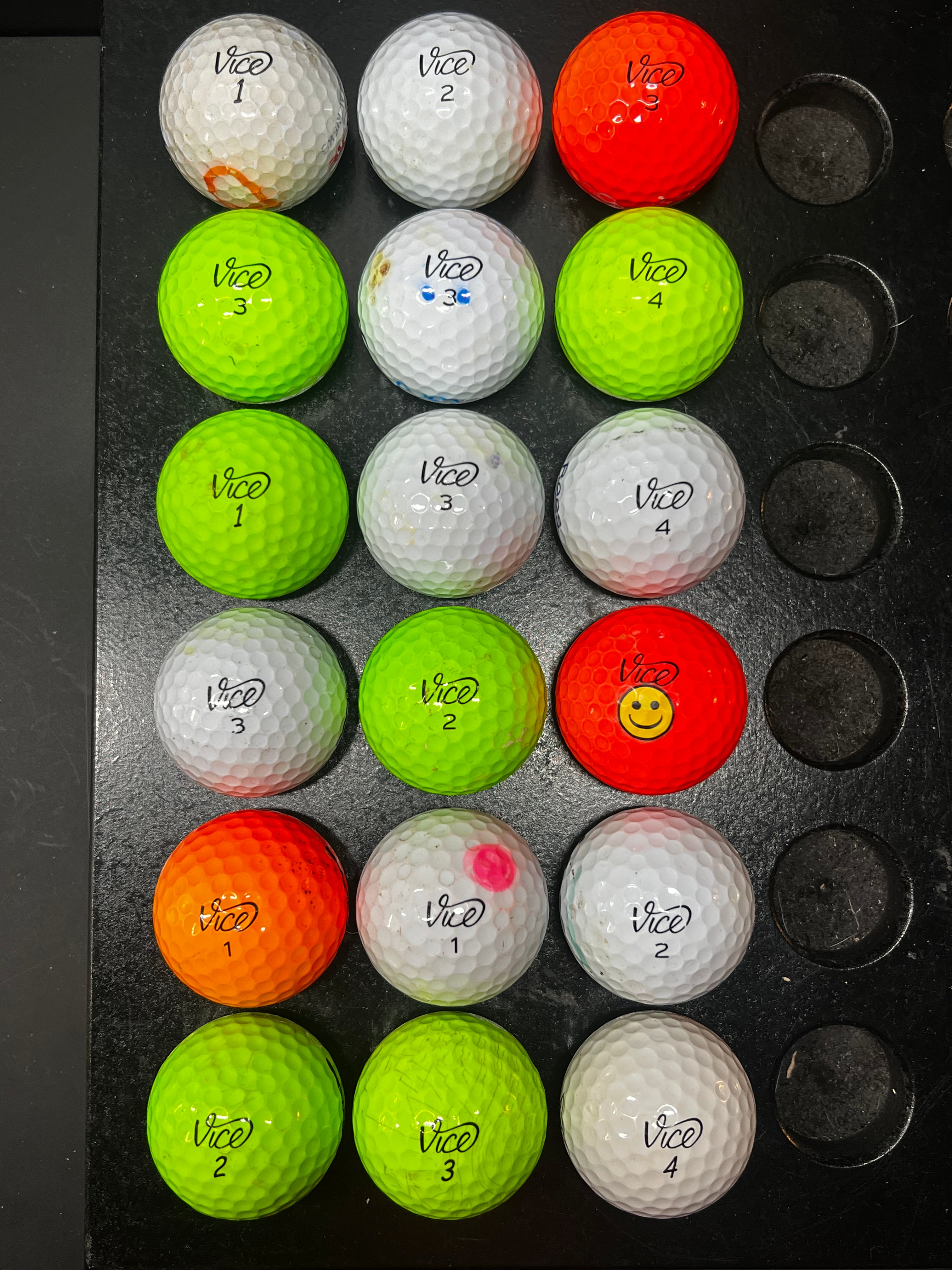 18 VICE MIX. Grade B golf balls